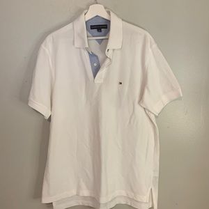 Tommy Hilfiger men’s polo in excellent condition no stains or rips size large.
